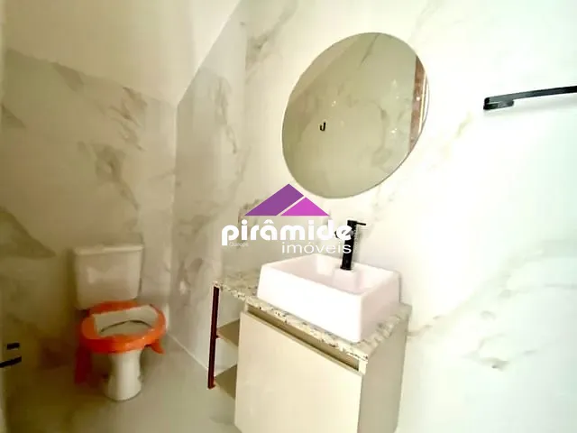Casa com 85m² 2 quartos e 3 banheiros, à venda, no bairro Pontal de Santa Marina em Caraguatatuba
