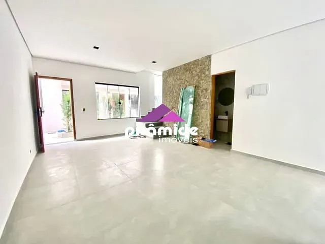 Casa com 85m² 2 quartos e 3 banheiros, à venda, no bairro Pontal de Santa Marina em Caraguatatuba