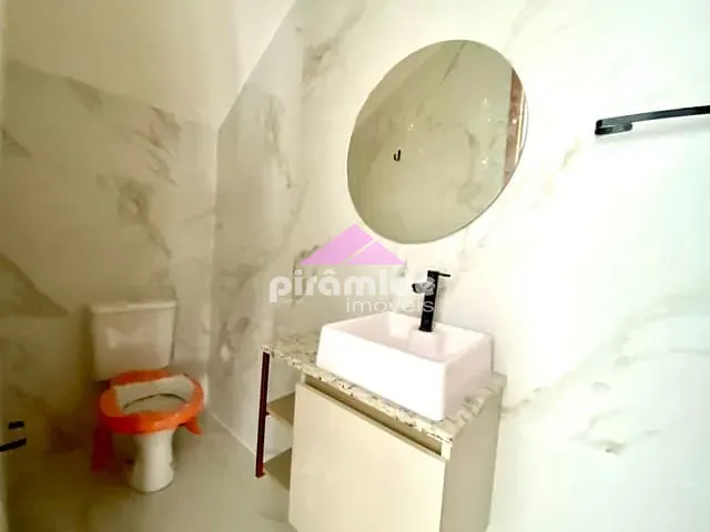 Casa com 85m² 2 quartos e 3 banheiros, à venda, no bairro Pontal de Santa Marina em Caraguatatuba