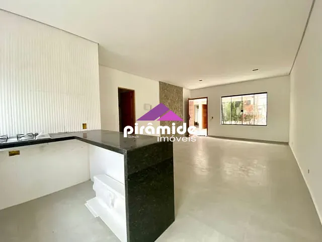 Casa com 84m² 2 quartos e 3 banheiros, à venda, no bairro Pontal de Santa Marina em Caraguatatuba