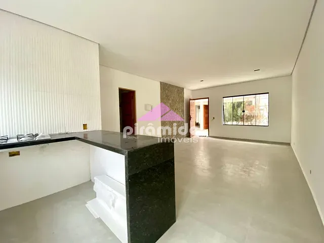 Casa com 84m² 2 quartos e 3 banheiros, à venda, no bairro Pontal de Santa Marina em Caraguatatuba