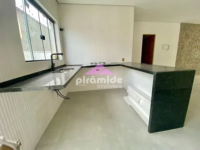 Casa com 84m² 2 quartos e 3 banheiros, à venda, no bairro Pontal de Santa Marina em Caraguatatuba