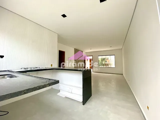 Casa com 84m² 2 quartos e 3 banheiros, à venda, no bairro Pontal de Santa Marina em Caraguatatuba