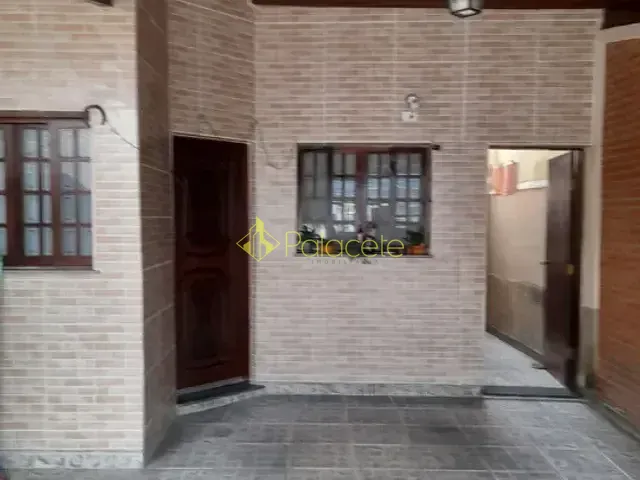 Casa com 125m² 2 quartos e 1 banheiro, à venda, no bairro Vila Rica em Pindamonhangaba