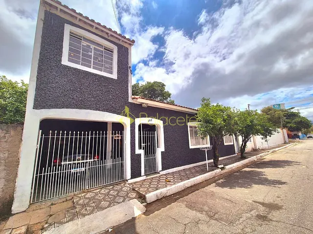 Casa com 265m² 3 quartos e 2 banheiros, à venda, no bairro Vila Prado em Roseira