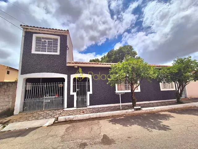Casa com 265m² 3 quartos e 2 banheiros, à venda, no bairro Vila Prado em Roseira