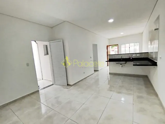 Casa com 250m² 3 quartos e 1 banheiro, à venda, no bairro Loteamento Residencial Andrade em Pindamonhangaba
