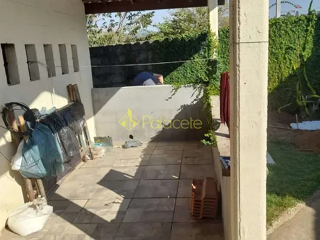 Casa com 500m² 2 quartos e 2 banheiros, à venda, no bairro Parque Shangri-lá em Pindamonhangaba