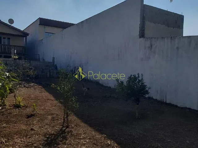 Casa com 500m² 2 quartos e 2 banheiros, à venda, no bairro Parque Shangri-lá em Pindamonhangaba
