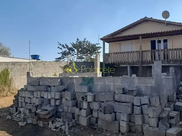 Casa com 500m² 2 quartos e 2 banheiros, à venda, no bairro Parque Shangri-lá em Pindamonhangaba