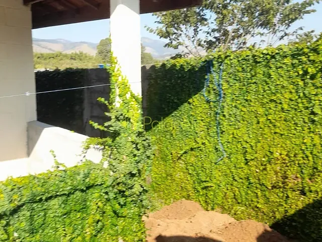 Casa com 500m² 2 quartos e 2 banheiros, à venda, no bairro Parque Shangri-lá em Pindamonhangaba