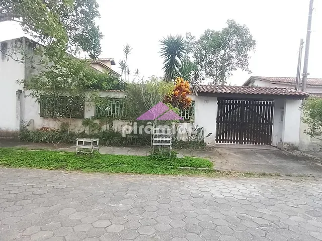 Casa com 360m² 2 quartos e 2 banheiros, à venda, no bairro Pontal de Santa Marina em Caraguatatuba