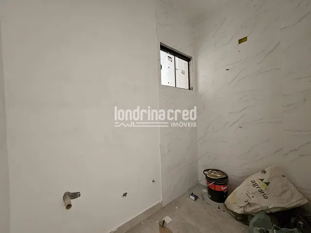 Casa com 150m² 3 quartos e 2 banheiros, à venda, no bairro Colúmbia em Londrina