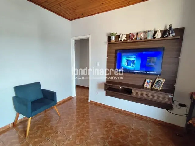 Casa com 200m² 3 quartos e 2 banheiros, à venda, no bairro Semiramis em Londrina