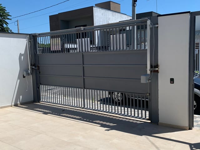Casa com 176m² 3 quartos e 2 banheiros, à venda, no bairro Loteamento Santa Clara em Pindamonhangaba