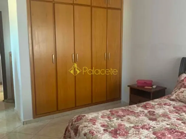 Sobrado com 300m² 5 quartos e 4 banheiros, à venda, no bairro Residencial Campo Belo em Pindamonhangaba