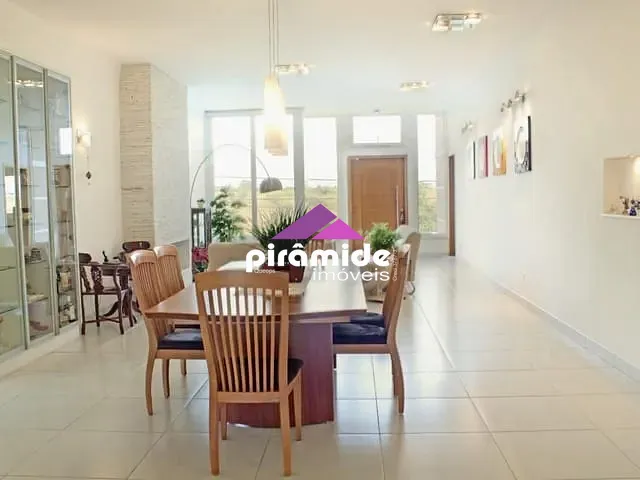 Casa com 1000m² 3 quartos e 3 banheiros, à venda, no bairro Condomínio Residencial Mirante do Vale em Jacareí