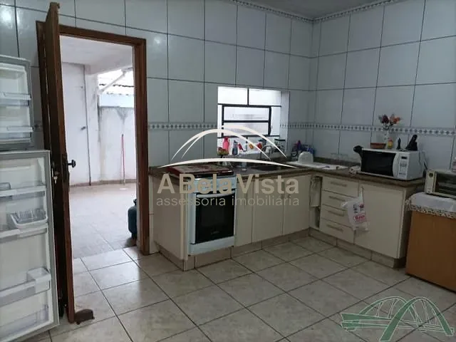 Casa com 250m² 3 quartos e 2 banheiros, para alugar, no bairro Centro em Osasco