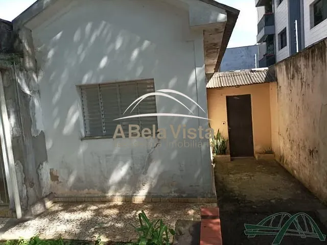Casa com 250m² 3 quartos e 2 banheiros, para alugar, no bairro Centro em Osasco