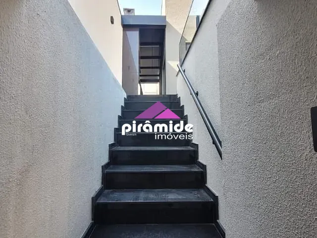 Casa com 250m² 3 quartos e 5 banheiros, à venda, no bairro Bosque dos Eucaliptos em São José dos Campos