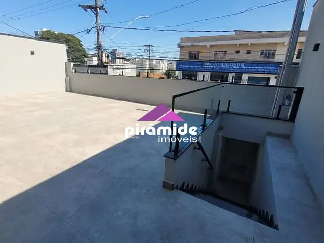 Casa com 250m² 3 quartos e 5 banheiros, à venda, no bairro Bosque dos Eucaliptos em São José dos Campos