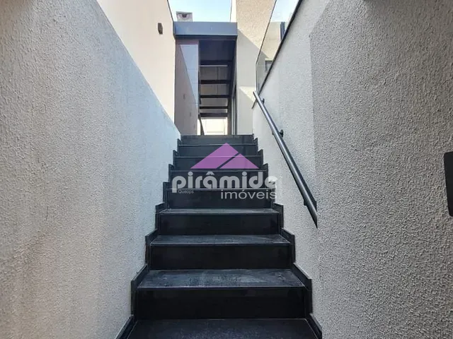 Casa com 250m² 3 quartos e 5 banheiros, à venda, no bairro Bosque dos Eucaliptos em São José dos Campos