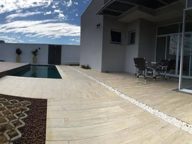 Casa com 700m² 3 quartos e 5 banheiros, à venda, no bairro Nossa Senhora do Perpétuo Socorro em Pindamonhangaba