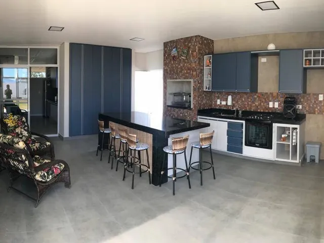 Casa com 700m² 3 quartos e 5 banheiros, à venda, no bairro Nossa Senhora do Perpétuo Socorro em Pindamonhangaba