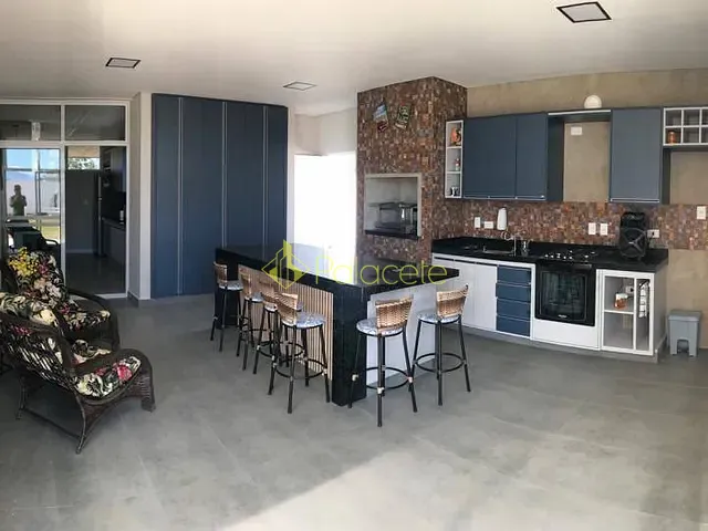 Casa com 700m² 3 quartos e 5 banheiros, à venda, no bairro Nossa Senhora do Perpétuo Socorro em Pindamonhangaba