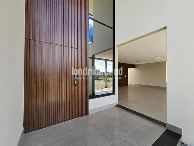 Casa com 300m² 3 quartos e 4 banheiros, à venda, no bairro CONDOMINIO BELLEVIE em Cambé