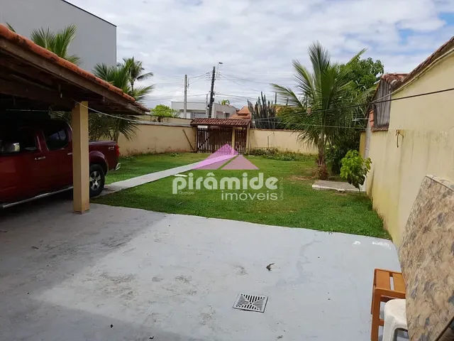 Casa com 360m² 2 quartos e 1 banheiro, à venda, no bairro Pontal de Santa Marina em Caraguatatuba