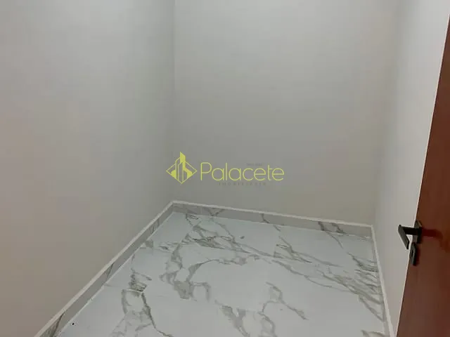 Casa com 250m² 3 quartos e 3 banheiros, à venda, no bairro Vila Suiça em Pindamonhangaba