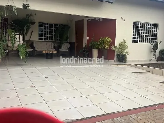 Casa com 250m² 3 quartos e 3 banheiros, à venda, no bairro Jardim São Francisco de Assis em Londrina
