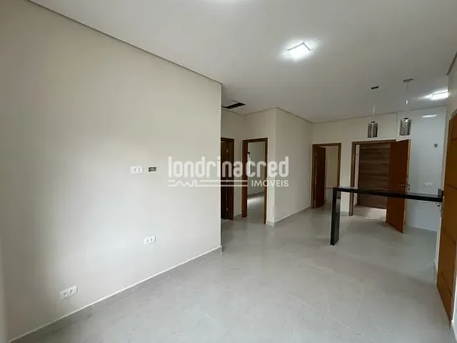 Casa com 200m² 3 quartos e 2 banheiros, à venda, no bairro Guilherme Pires em Londrina
