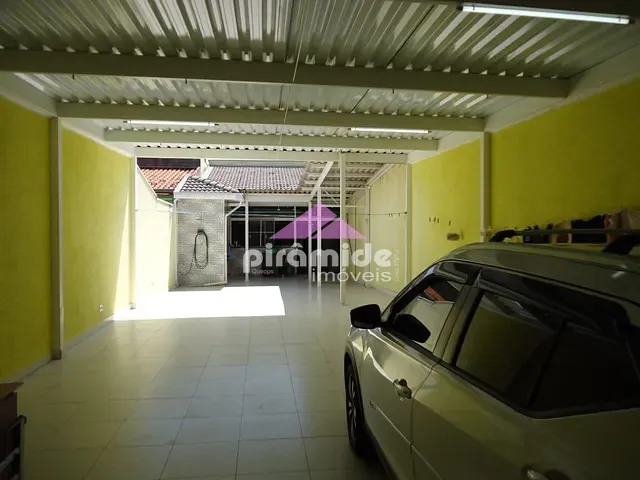 Casa com 174m² 1 quarto e 2 banheiros, à venda, no bairro Bosque dos Eucaliptos em São José dos Campos
