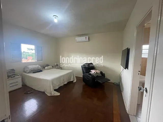 Casa com 390m² 3 quartos e 2 banheiros, à venda, no bairro Judith em Londrina