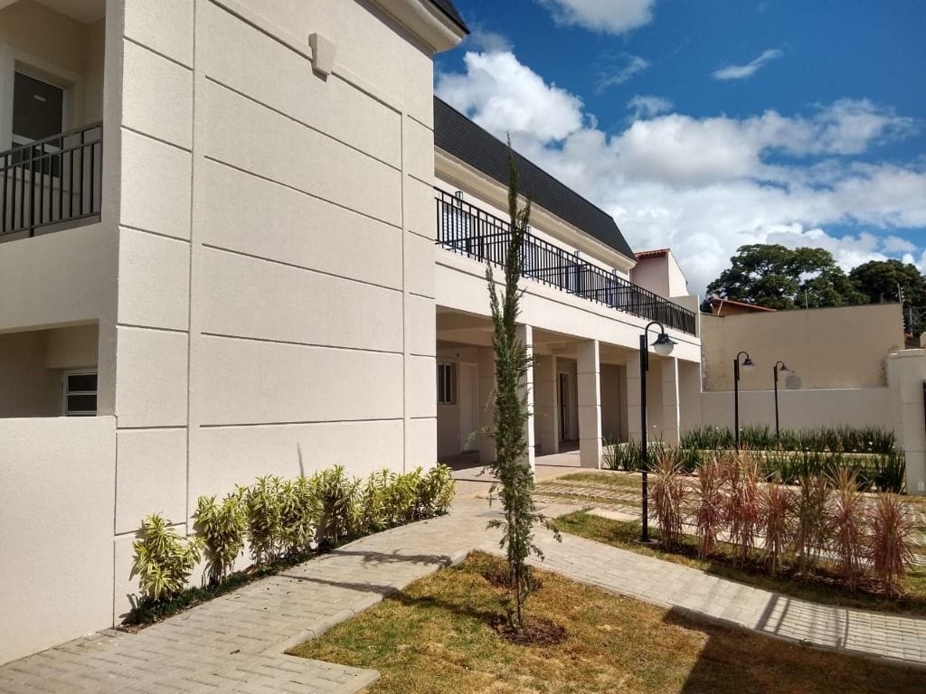 CASA Á VENDA - 2 SUÍTES - R$380.000,00 - JD. GONÇALVES