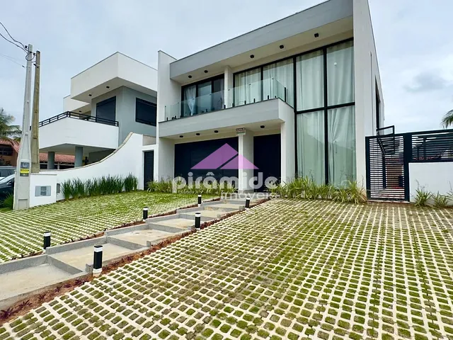 Casa com 375m² 5 quartos e 5 banheiros, à venda, no bairro Lagoinha em Ubatuba