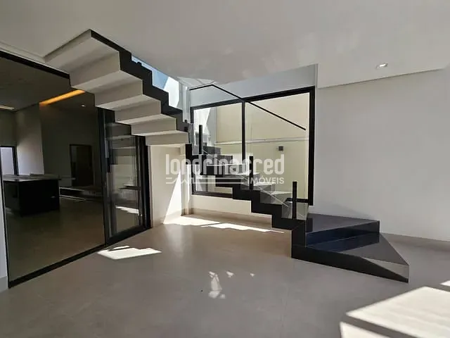 Casa com 300m² 3 quartos e 3 banheiros, à venda, no bairro CONDOMINIO BELLEVIE em Cambé