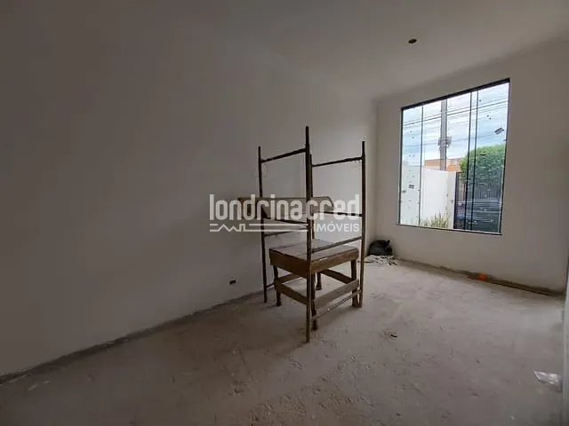 Casa com 130m² 2 quartos e 1 banheiro, à venda, no bairro Jardim Pequena Londres em Londrina