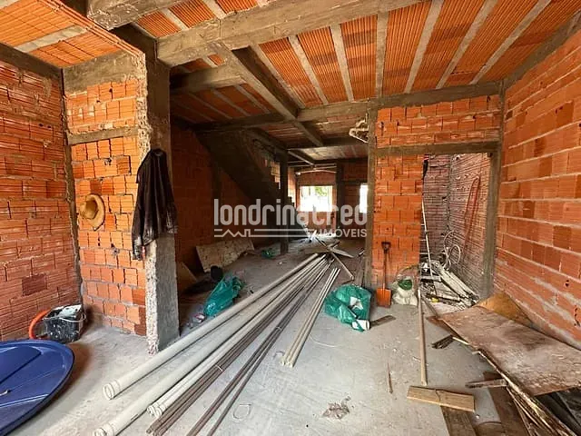 Casa com 210m² 3 quartos e 5 banheiros, à venda, no bairro Pinheiros em Londrina
