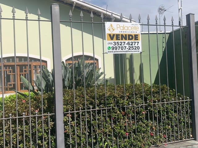 Casa com 300m² 3 quartos e 3 banheiros, à venda, no bairro Residencial Campos Maia em Pindamonhangaba