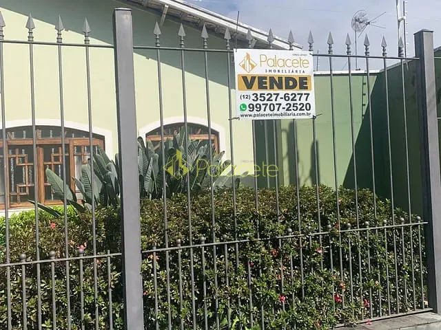 Casa com 300m² 3 quartos e 3 banheiros, à venda, no bairro Residencial Campos Maia em Pindamonhangaba
