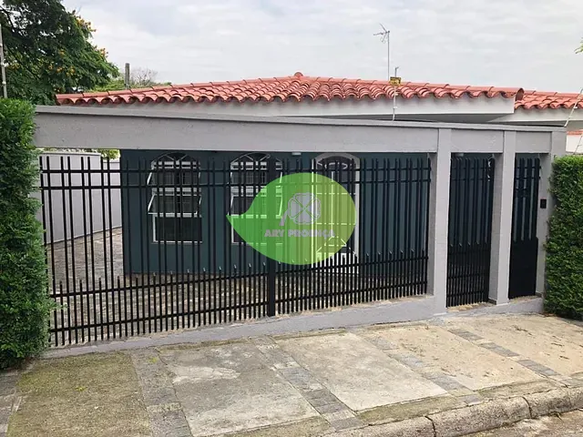 Casa com 300m² 3 quartos e 2 banheiros, à venda, no bairro Vila Trujillo em Sorocaba
