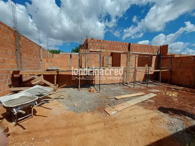Casa com 130m² 3 quartos e 2 banheiros, à venda, no bairro Jardim Montecatini em Londrina