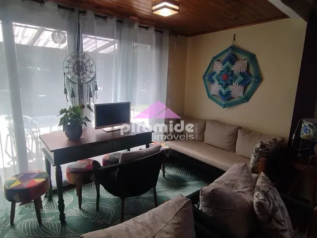 Casa com 1500m² 4 quartos e 6 banheiros, à venda, no bairro Praia de Camburí em São Sebastião