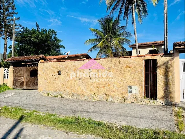 Casa com 240m² 4 quartos e 4 banheiros, à venda, no bairro Jardim Britânia em Caraguatatuba
