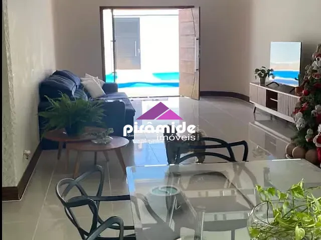 Casa com 500m² 7 quartos e 10 banheiros, à venda, no bairro Indaiá em Caraguatatuba