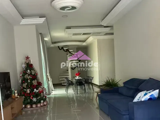 Casa com 500m² 7 quartos e 10 banheiros, à venda, no bairro Indaiá em Caraguatatuba