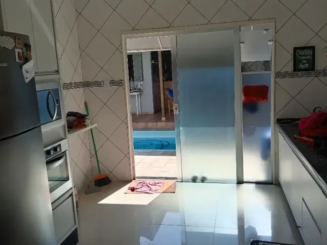 Casa com 280m² 2 quartos e 2 banheiros, à venda, no bairro Karina em Pindamonhangaba